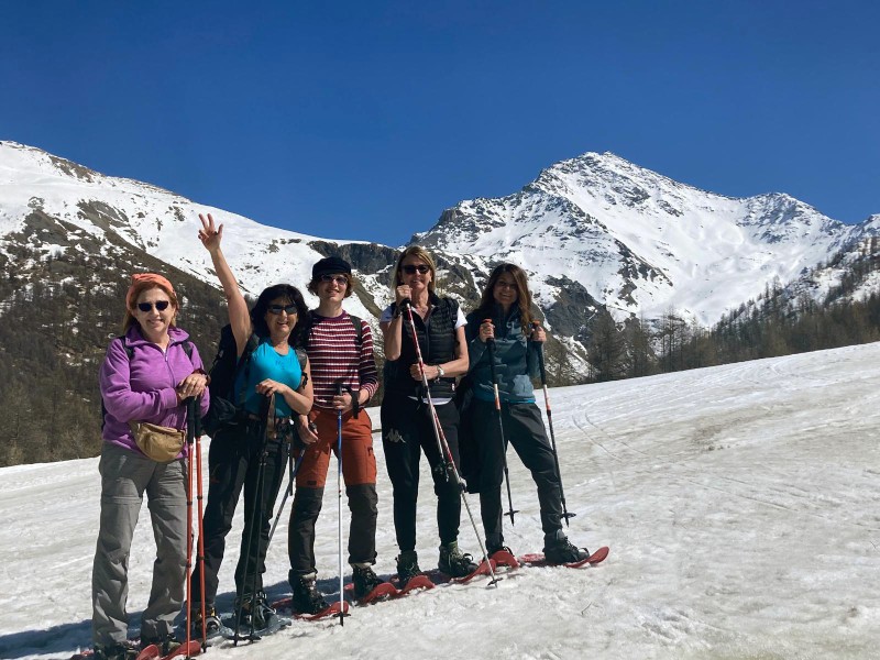 05_ciaspole_e_yoga_in_montagna_equinozio_primavera.jpg