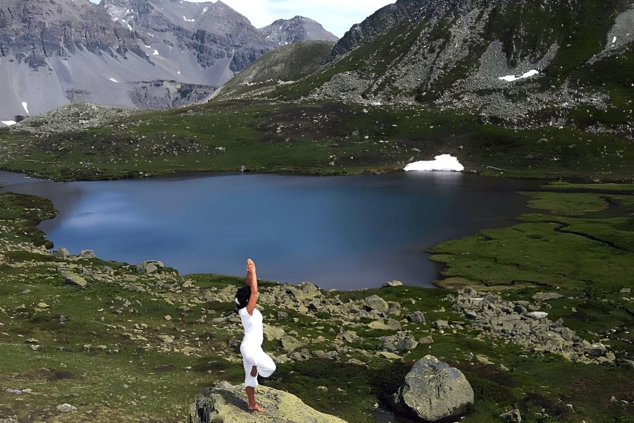 Praticare yoga in montagna