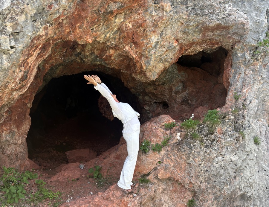 Pratiche yoga sciamanico tra elementi e natura