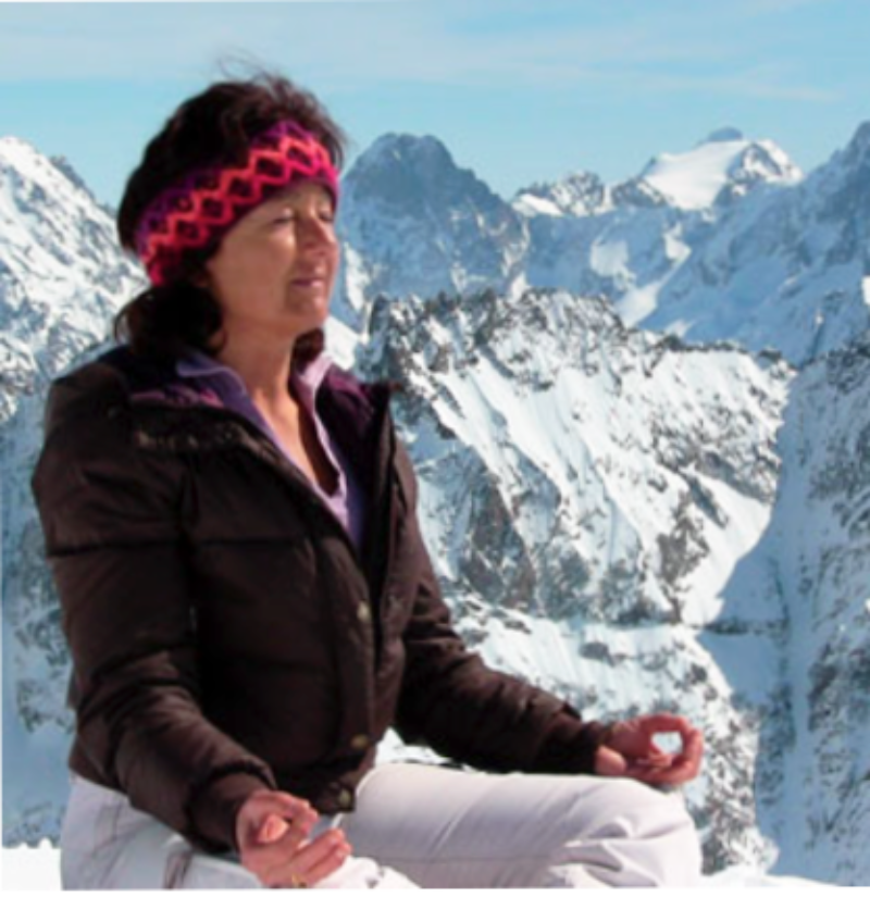 pratica_yoga_e_meditazione_in_montagna.png