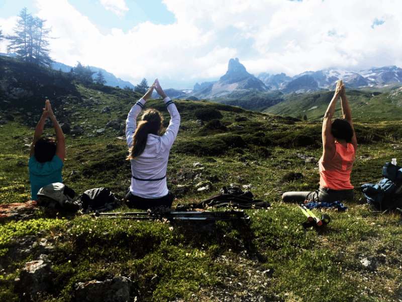 pratiche_yoga_in_natura_montagna_piemonte.png