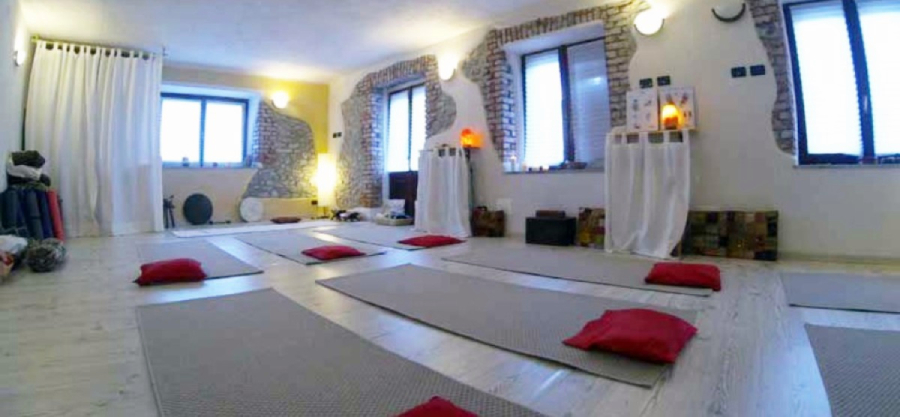 sala_corsi_Hatha_Vinyasa_Yoga_sentieri_di_armonia_oulx.jpg
